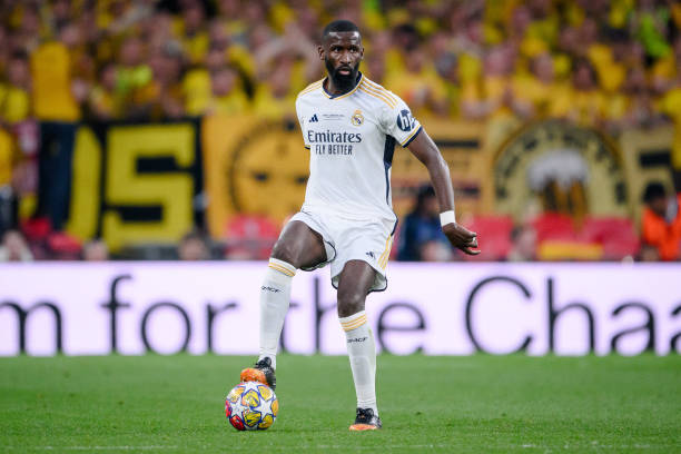 Top 5 Best Defenders In The World