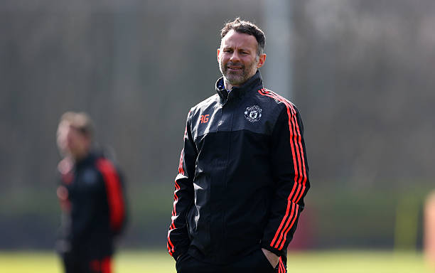 10 Premier League Players with the Most Appearances